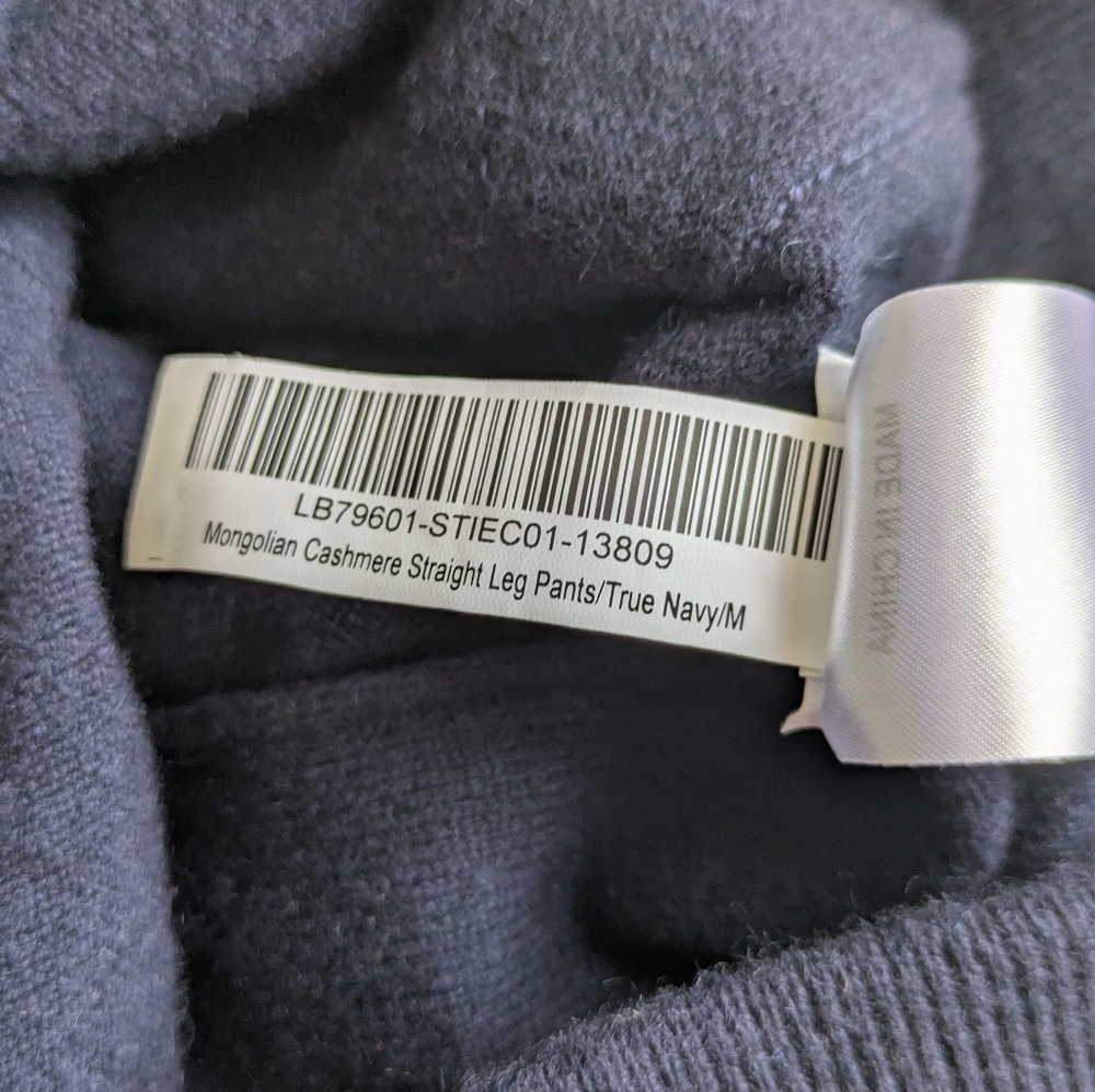 New Quince Women’s True Navy Mongolian Cashmere Straight Leg Pants Medium - Picture 4 of 7